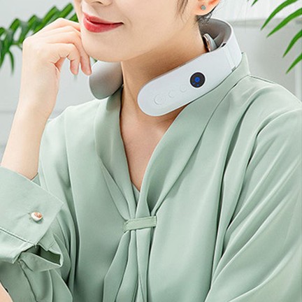 Intelligent temperature-controlled pulse neck massager